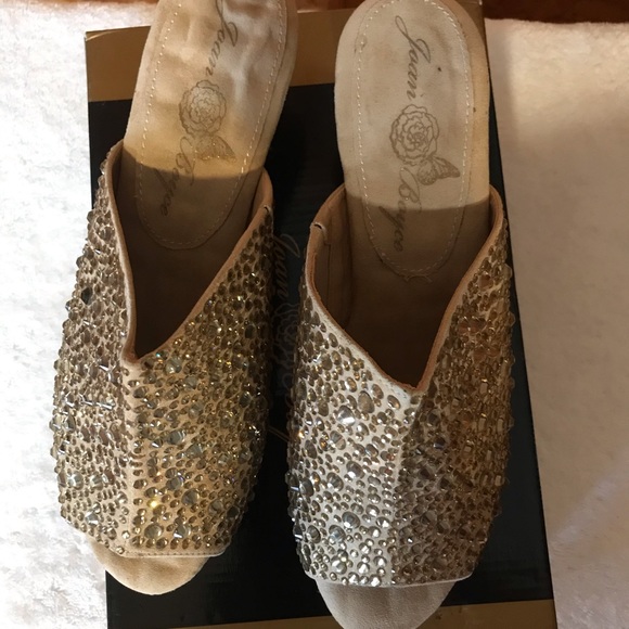 Shoes - Picture 4 of 4